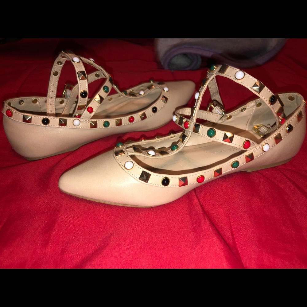 Shoes - Picture 3 of 4